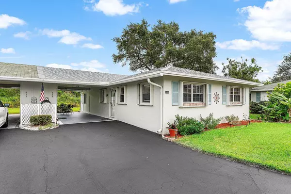 434 Bluebird LN, Delray Beach, FL 33445