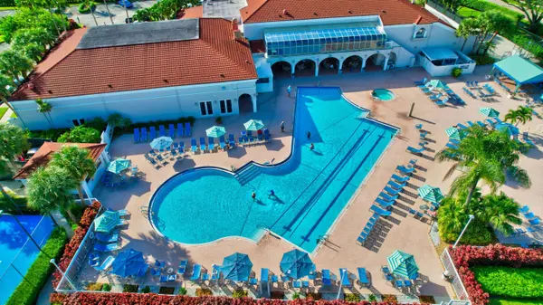 5115 Europa DR