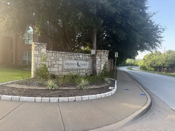 Hidden Lakes, Grapevine: The Neighborhood Locals Love and Outsiders Overlook
