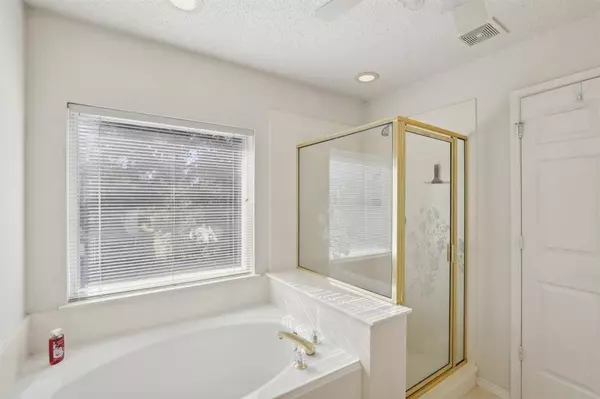 2715 Chatsworth Drive, Grapevine, TX 76051