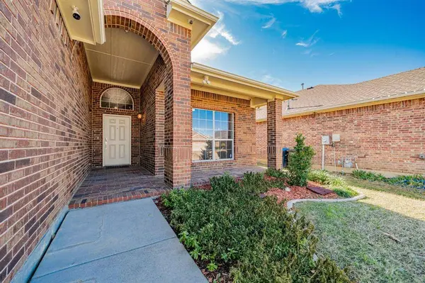 2408 Priscella Drive, Fort Worth, TX 76131