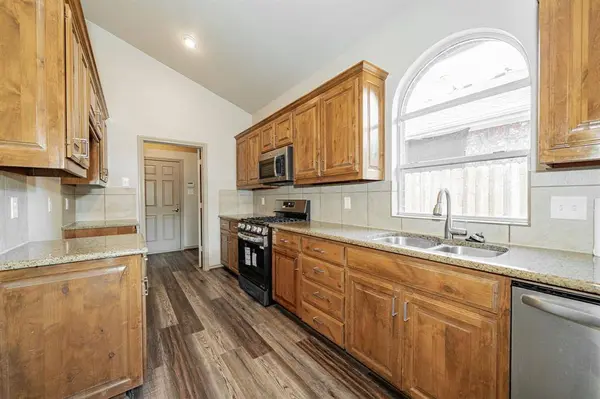 2408 Priscella Drive, Fort Worth, TX 76131