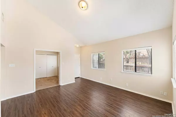 5626 Spring Sunshine, San Antonio, TX 78247