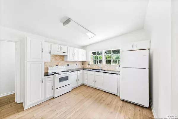 435 SHARON, San Antonio, TX 78216