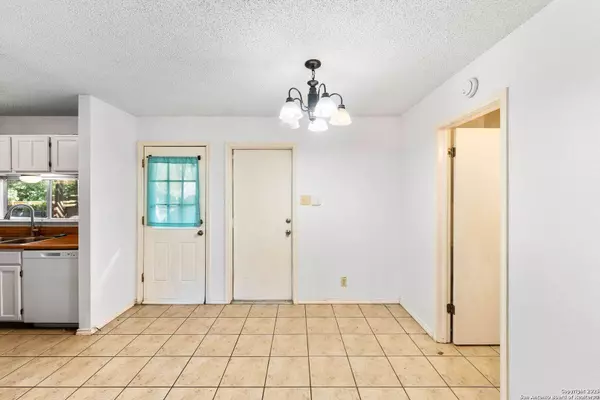 2202 Knights Wood, San Antonio, TX 78231