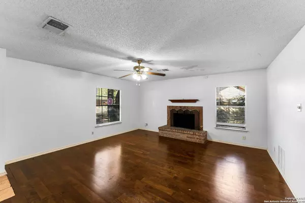 2202 Knights Wood, San Antonio, TX 78231