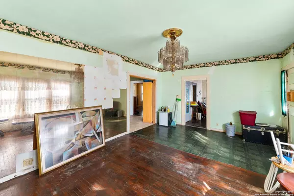 1123 Rigsby, San Antonio, TX 78210