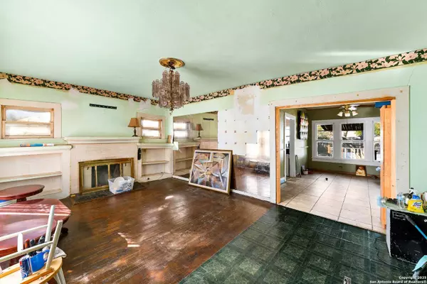 1123 Rigsby, San Antonio, TX 78210