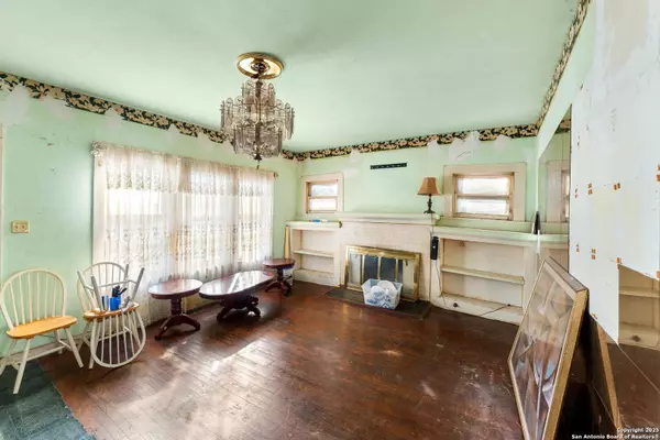 1123 Rigsby, San Antonio, TX 78210