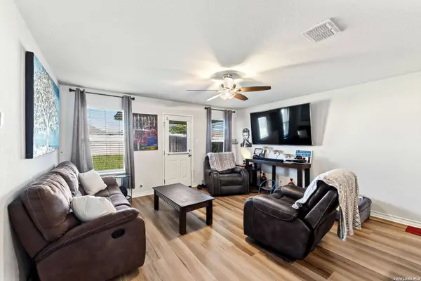 8919 TAYLOR GRV, San Antonio, TX 78254