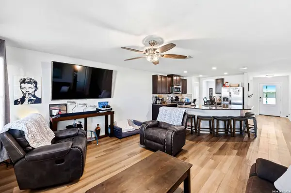 8919 TAYLOR GRV, San Antonio, TX 78254