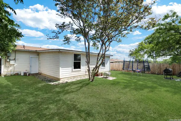 538 GOLDEN CROWN DR, San Antonio, TX 78223