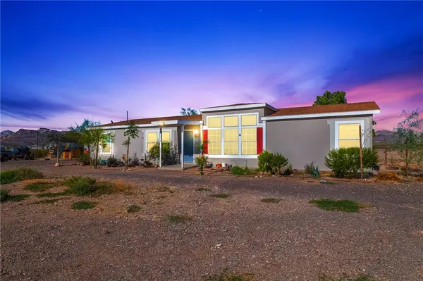 705 S Eden RD, Golden Valley, AZ 86413