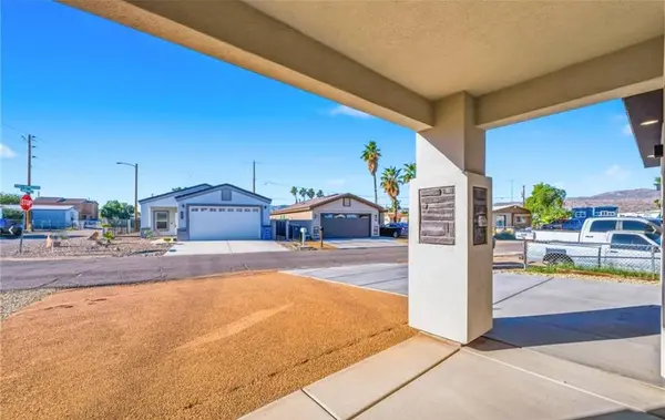 1806 Rollando DR, Bullhead City, AZ 86442