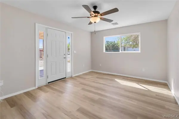 1811 Sea Breeze LN, Bullhead City, AZ 86442