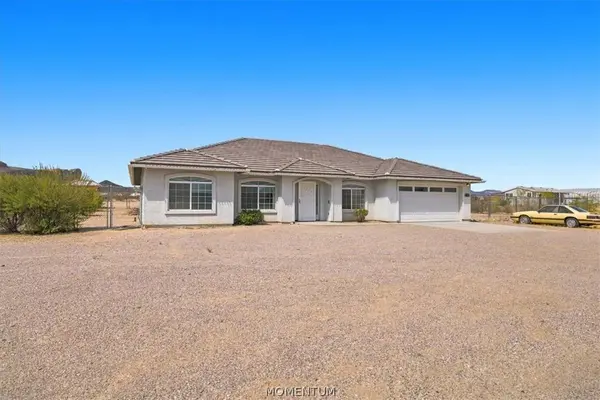 1949 S Estrella RD, Golden Valley, AZ 86413