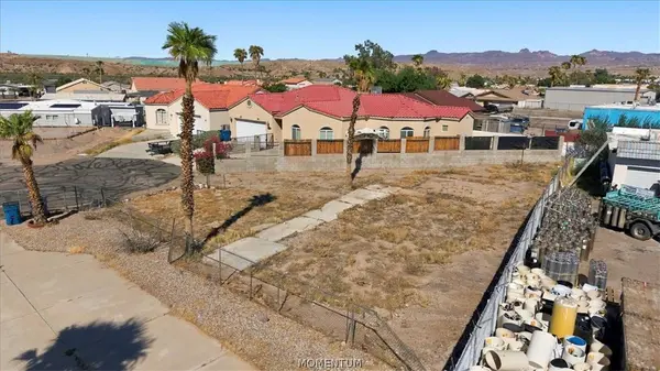1382 Tuthill LN, Bullhead City, AZ 86442
