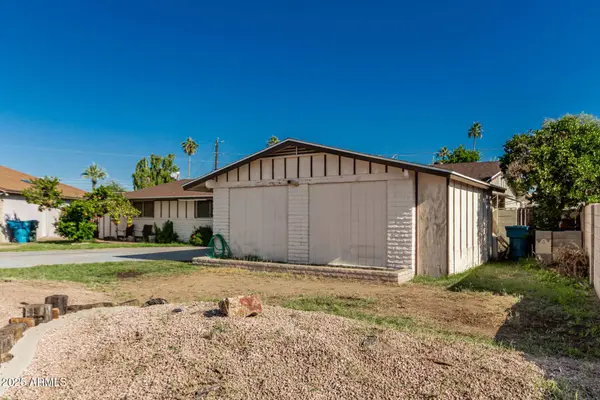 3836 W ROYAL PALM Road, Phoenix, AZ 85051