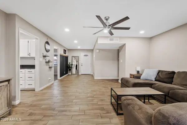 2124 E 3RD Drive, Mesa, AZ 85204