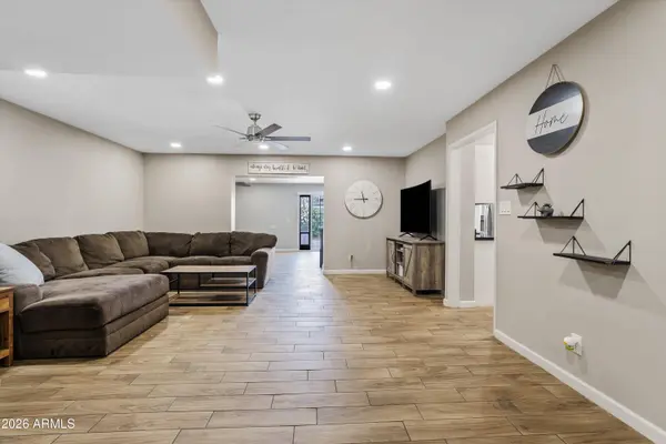 2124 E 3RD Drive, Mesa, AZ 85204