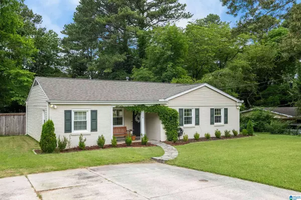 2120 MYRTLEWOOD DRIVE, Hoover, AL 35216