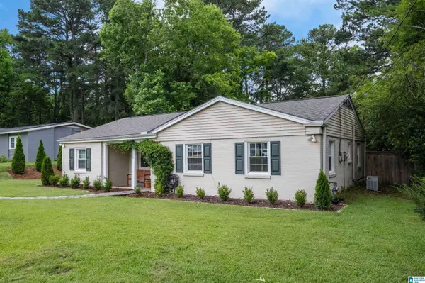 2120 MYRTLEWOOD DRIVE, Hoover, AL 35216