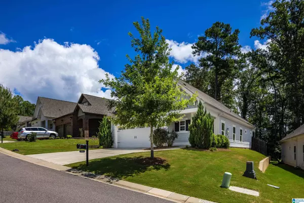 3943 CREST LANDING, Irondale, AL 35210