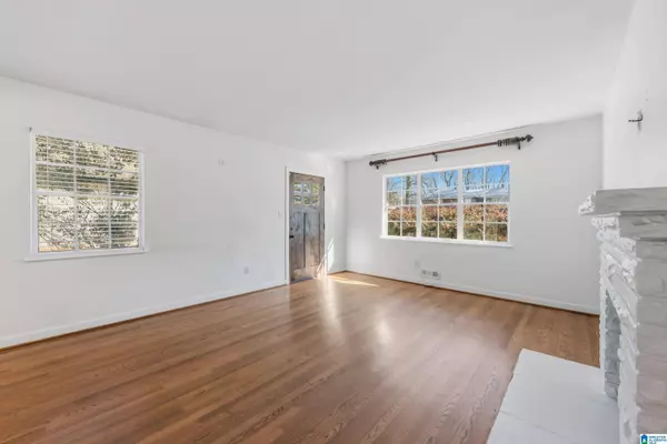 5956 CRESTWOOD CIRCLE, Birmingham, AL 35212