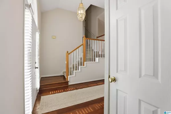 2539 MOUNTAIN COVE, Hoover, AL 35226