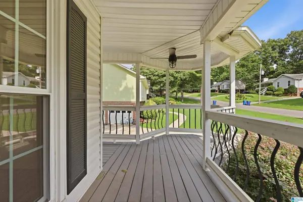 919 6TH AVENUE NW, Alabaster, AL 35007