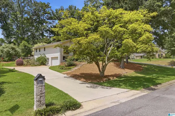 490 S SANDERS ROAD, Hoover, AL 35226