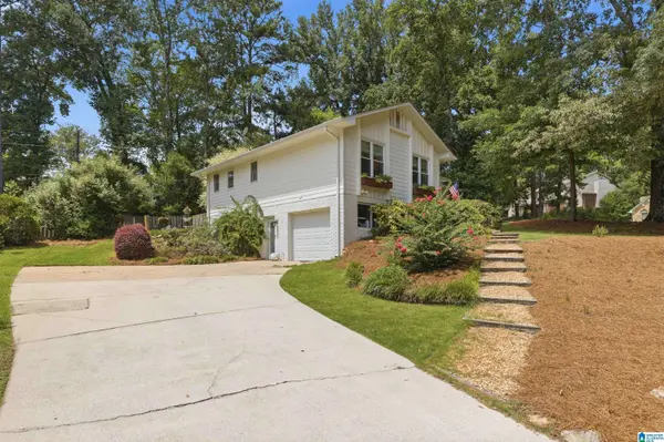 490 S SANDERS ROAD, Hoover, AL 35226