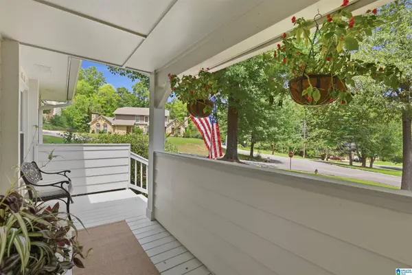490 S SANDERS ROAD, Hoover, AL 35226