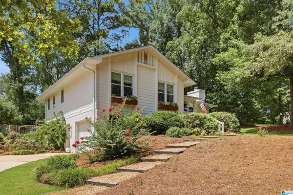 490 S SANDERS ROAD, Hoover, AL 35226