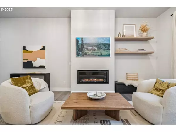 2762 DAHLIA DR, West Linn, OR 97068