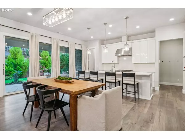 2762 DAHLIA DR, West Linn, OR 97068