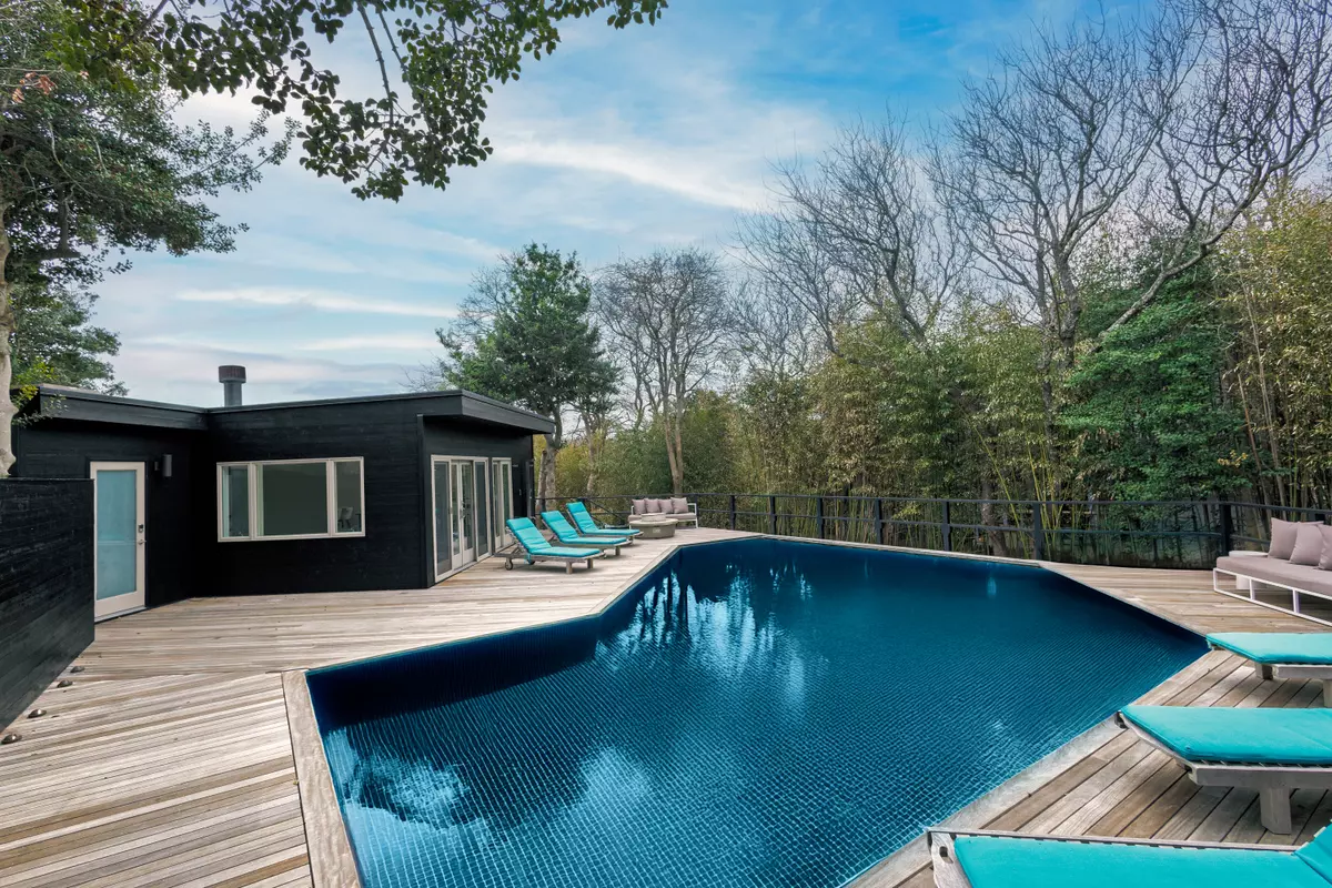 Sayville, NY 11782,279 Bay Walk