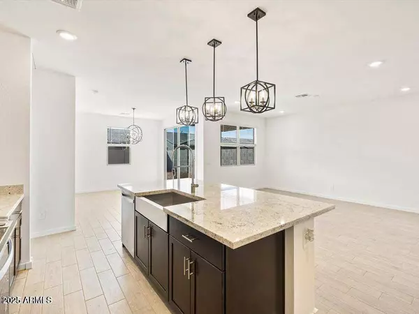 8613 W WARNER Street, Tolleson, AZ 85353