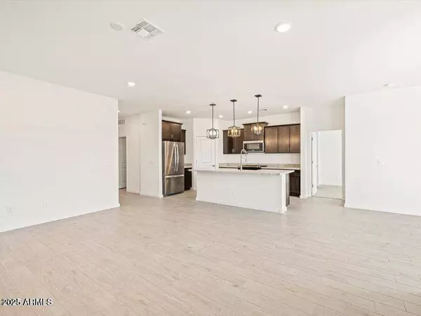 8613 W WARNER Street, Tolleson, AZ 85353