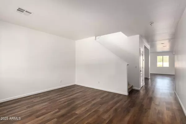 7214 W ST CHARLES Avenue, Laveen, AZ 85339