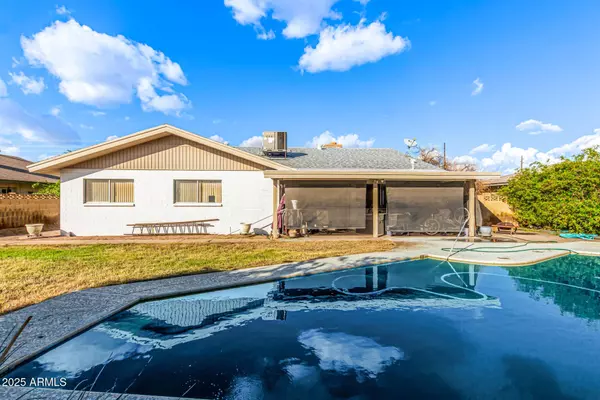 4627 W LANE Avenue, Glendale, AZ 85301