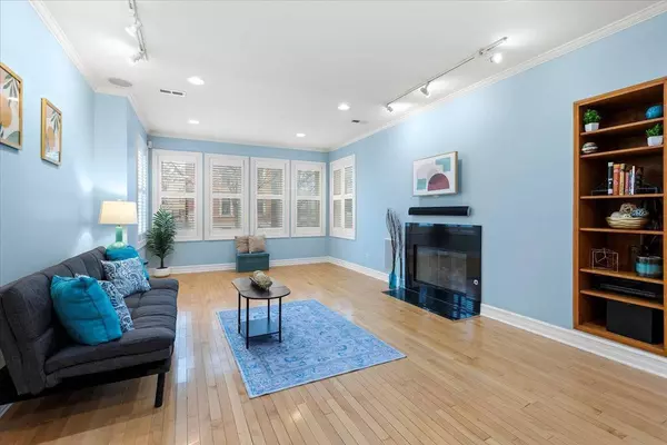 2451 W Foster AVE #1, Chicago, IL 60625