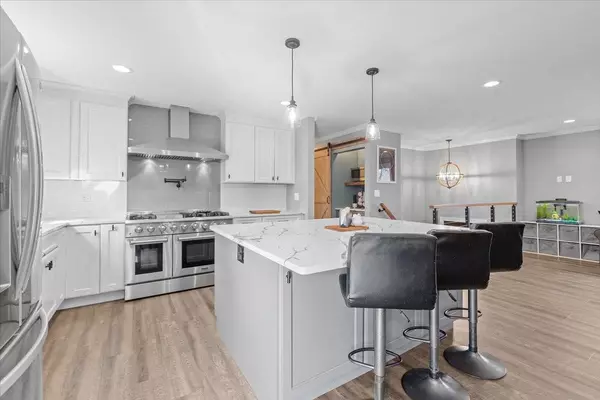 105 WALLACE ST, Bartlett, IL 60103