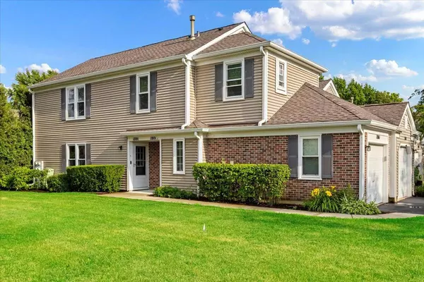 1801 Pebble Beach CIR #1, Elk Grove Village, IL 60007