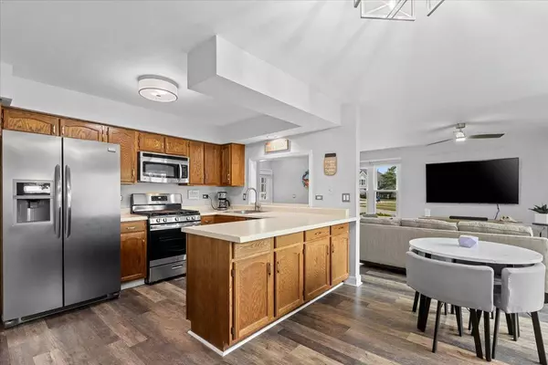 1801 Pebble Beach CIR #1, Elk Grove Village, IL 60007