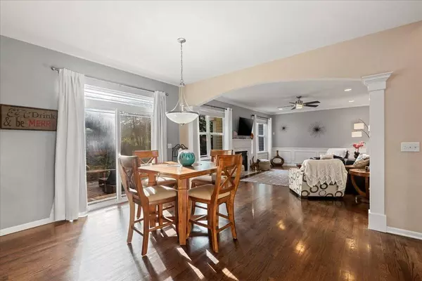 1337 N Portage AVE, Palatine, IL 60067