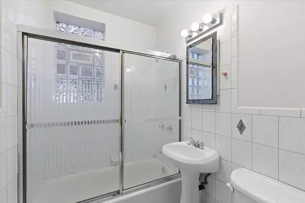 4518 N Sheridan RD #1C, Chicago, IL 60640