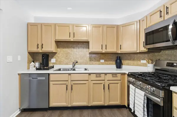 1947 Heron AVE #B, Schaumburg, IL 60193