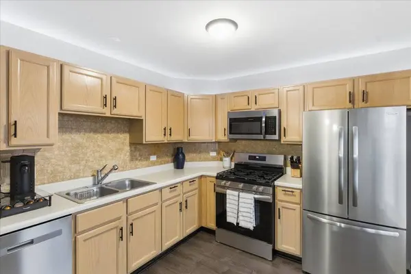 1947 Heron AVE #B, Schaumburg, IL 60193
