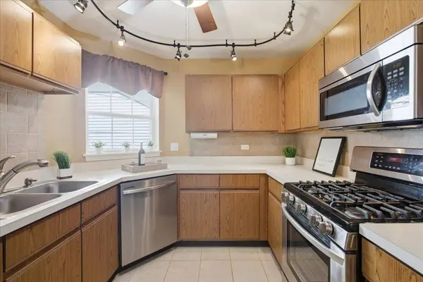 103 N Cathy LN #103, Mount Prospect, IL 60056